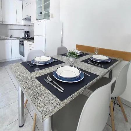 Apartman Lori *