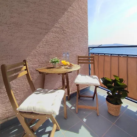 Lori Apartman *