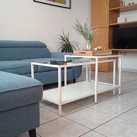 Lori Apartment *